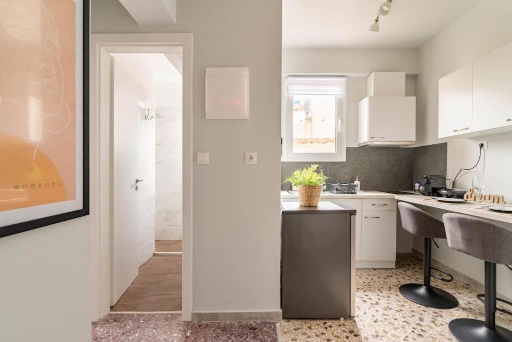 Stylish And Central Apt Near Acropolis - Avdi Square Athens Luaran gambar