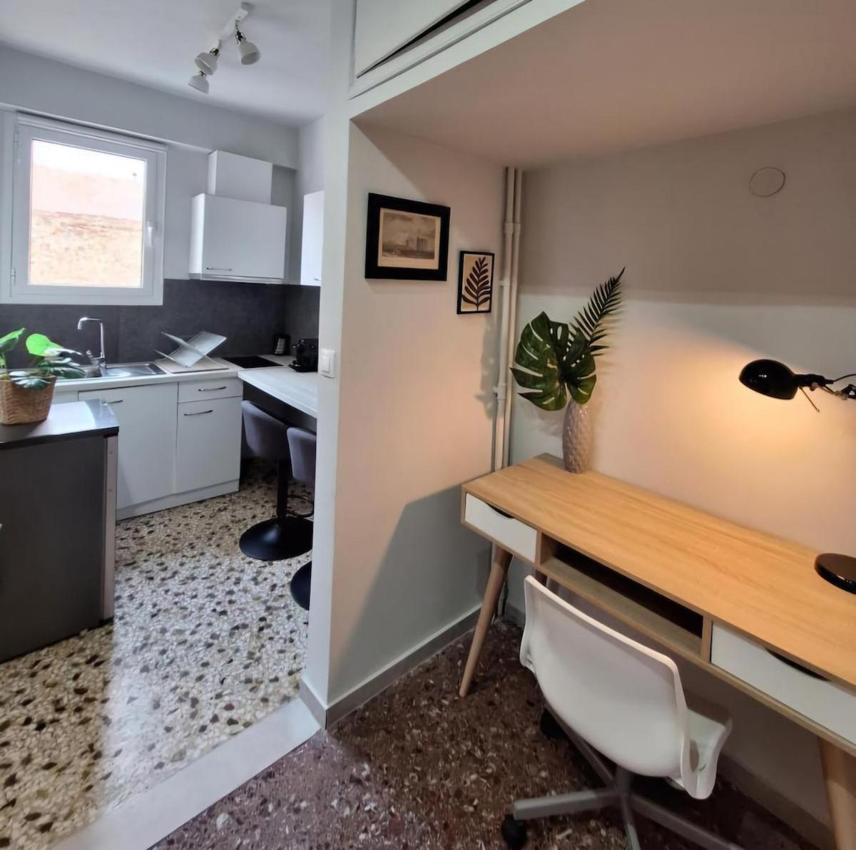 Stylish And Central Apt Near Acropolis - Avdi Square Athens Luaran gambar